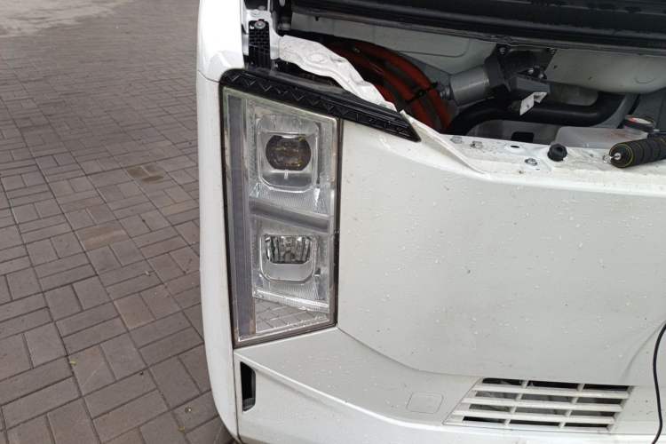 Used CHANGAN KUAYUE Starlight EV 2026 Model 7-Passenger Passenger Vehicle—470km Luxury Version Right Front Headlight