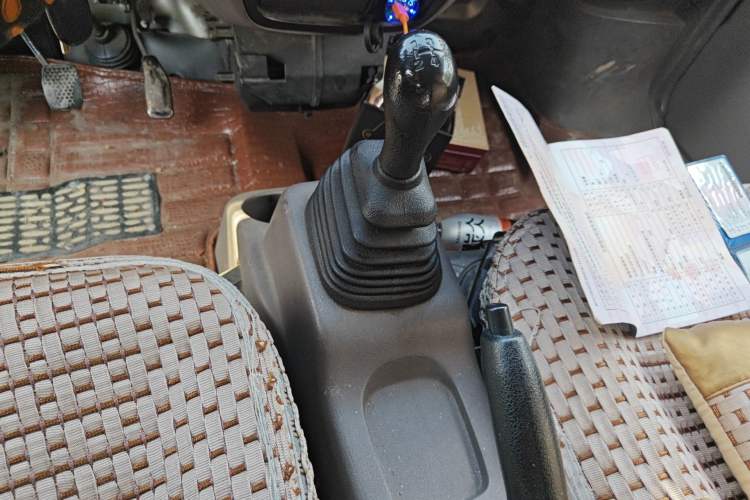 Used CHANGAN KUAYUE V3 2017 1.2L Box-Type Truck DK12-10 Gear Lever