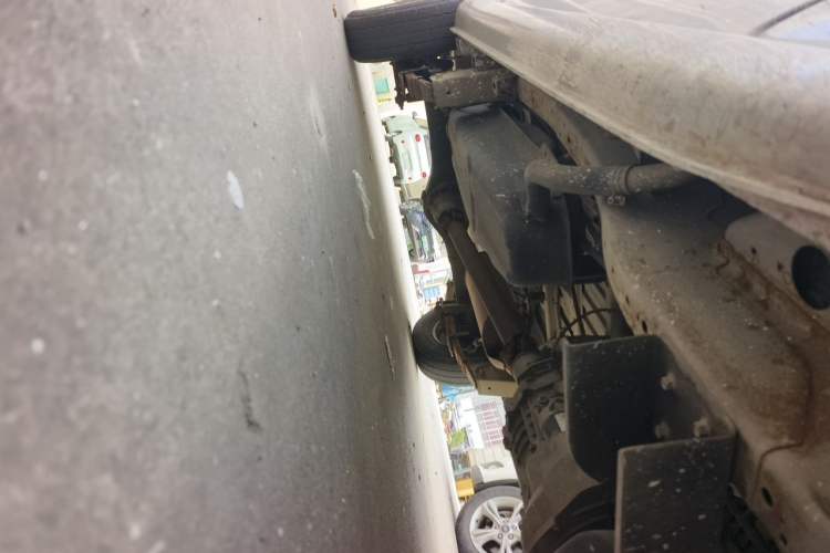 Used CHANGAN KUAYUE V3 2017 1.2L Box-Type Truck DK12-10 Chassis Front Right