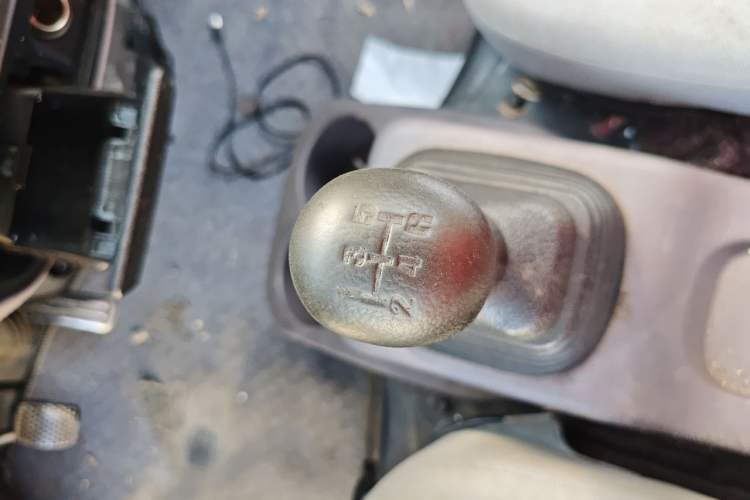 Used CHANGAN KUAYUE V3 2017 1.2L Box-Type Truck DK12-10 Gear Lever