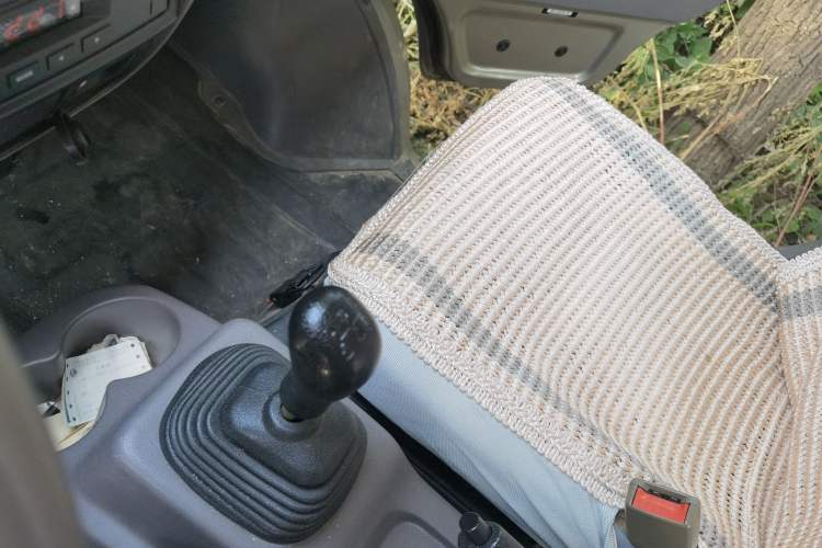 Used CHANGAN KUAYUE V3 2017 1.2L Box-Type Truck DK12-10 Gear Lever