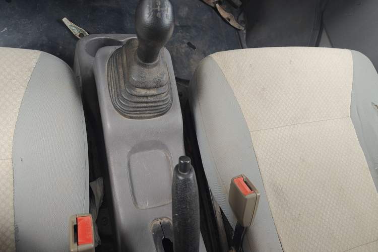 Used CHANGAN KUAYUE V3 2017 1.2L Box-Type Truck DK12-10 Gear Lever