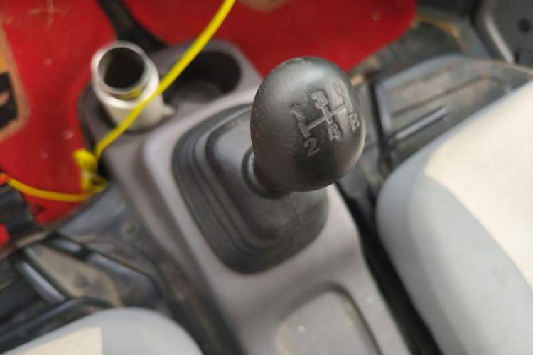 Used CHANGAN KUAYUE V3 2017 1.2L Box-Type Truck DK12-10 Gear Lever