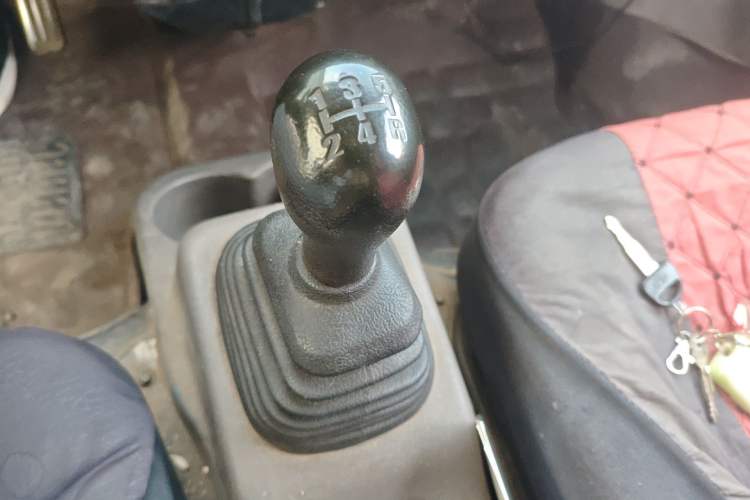Used CHANGAN KUAYUE V3 2017 1.2L Box-Type Truck DK12-10 Gear Lever
