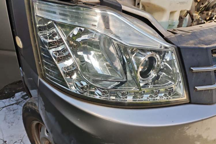 Used CHANGAN KUAYUE V3 2017 1.2L Box-Type Truck DK12-10 Right Front Headlight