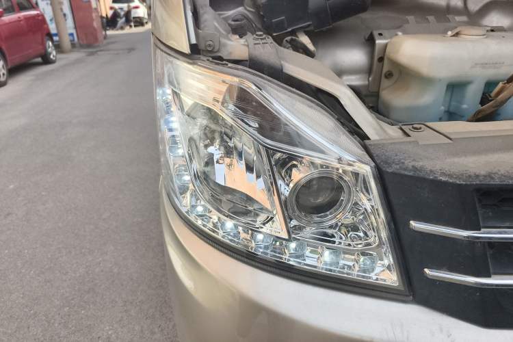 Used CHANGAN KUAYUE V3 2017 1.2L Box-Type Truck DK12-10 Right Front Headlight