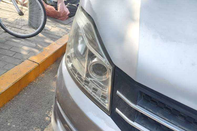 Used CHANGAN KUAYUE V3  Right Front Headlight