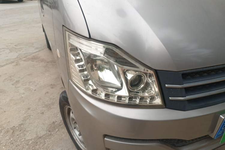 Used CHANGAN KUAYUE V3  Right Front Headlight