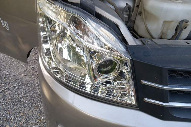 Used CHANGAN KUAYUE V3  Right Front Headlight