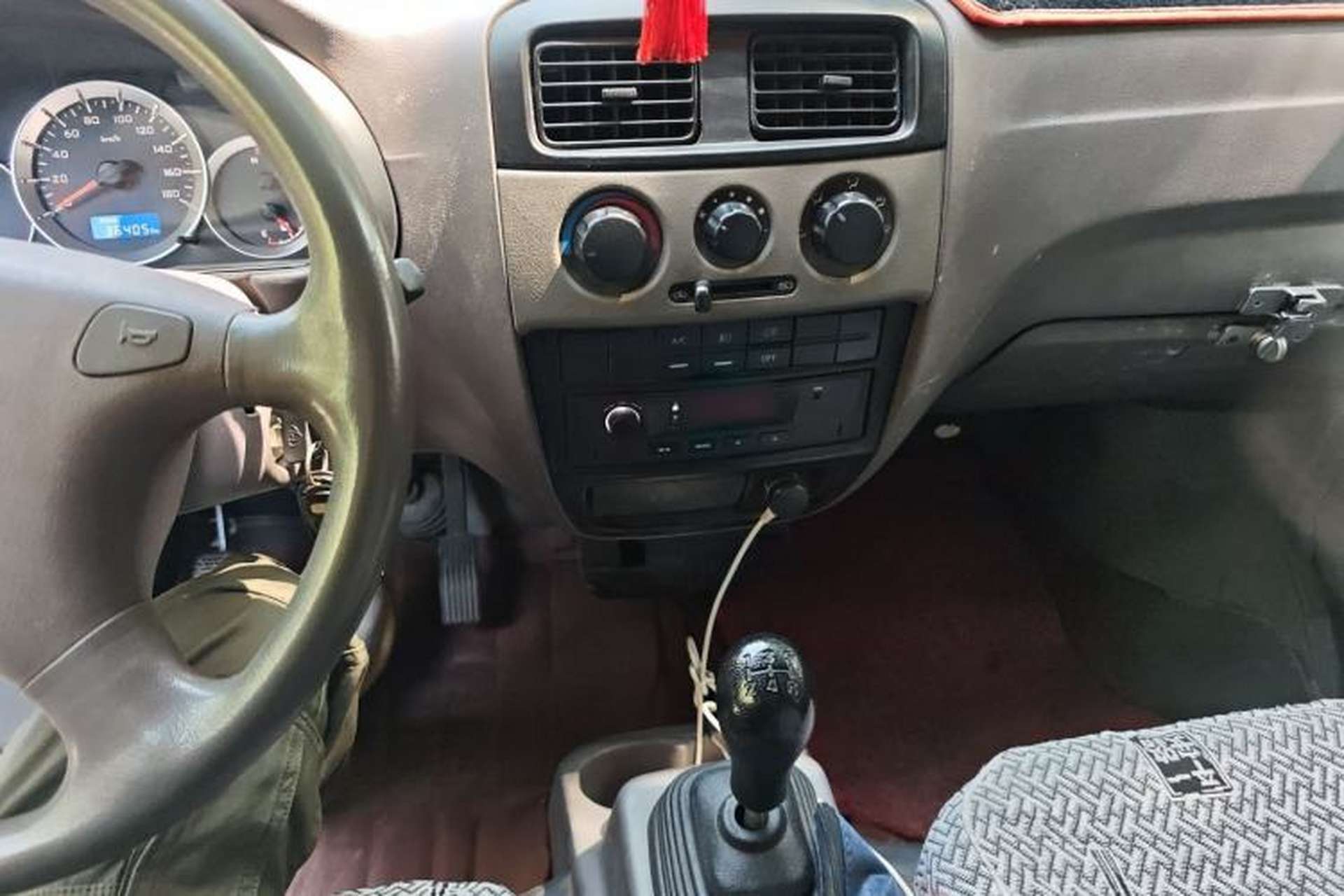 Used CHANGAN KUAYUE V3 2021 1.2L Standard Edition Van 2-Seater Model DK12C Audio And AC Panel