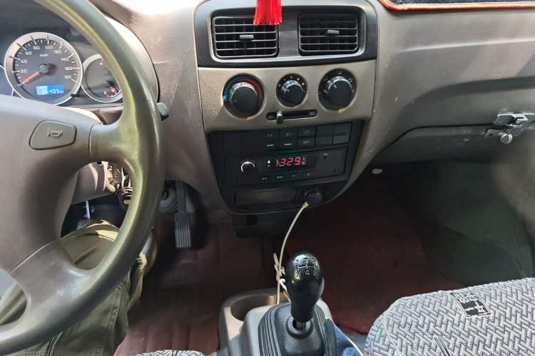 Used CHANGAN KUAYUE V3 2021 1.2L Standard Edition Van 2-Seater Model DK12C Audio And AC Panel