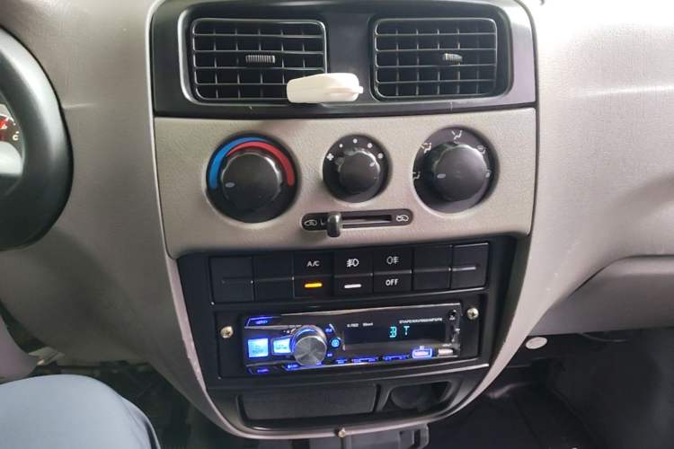 Used CHANGAN KUAYUE V3 2021 1.2L Standard Edition Van 2-Seater Model DK12C Audio And AC Panel