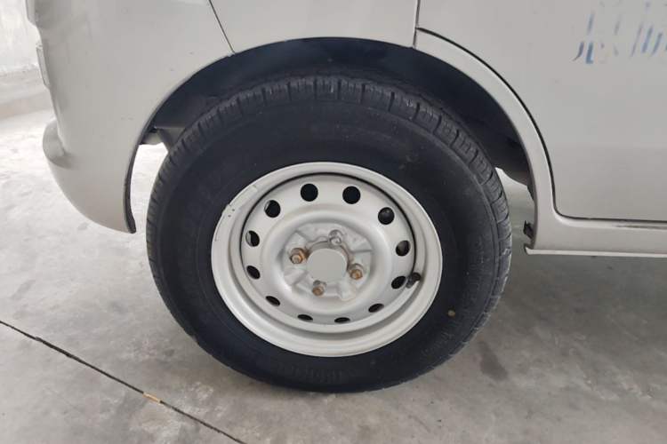 Used CHANGAN KUAYUE V3 2021 1.2L Standard Edition Van 2-Seater Model DK12C Left Front Wheel Hub