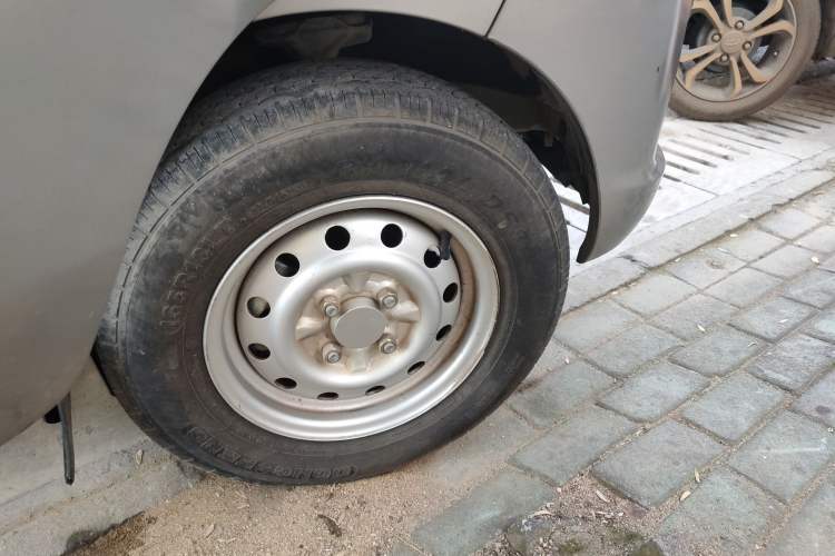 Used CHANGAN KUAYUE V3 2021 1.2L Standard Edition 5-Seater Multi-Purpose Passenger Vehicle DK12C Right Front Wheel Hub
