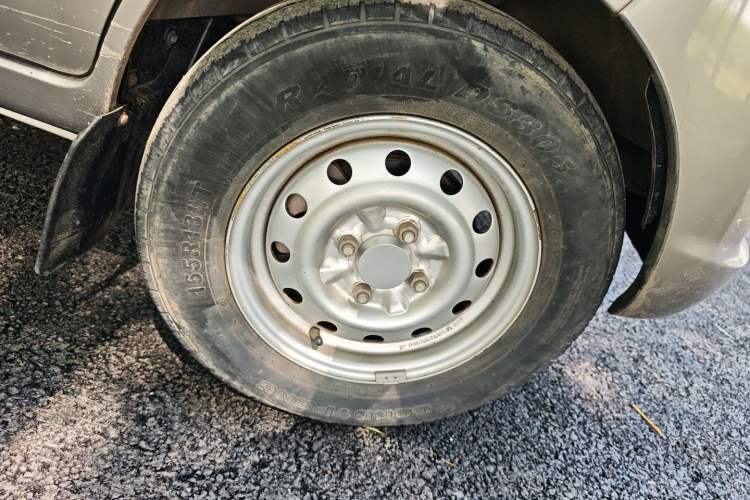 Used CHANGAN KUAYUE V3 2021 1.2L Standard Edition Van 2-Seater Model DK12C Right Front Wheel Hub