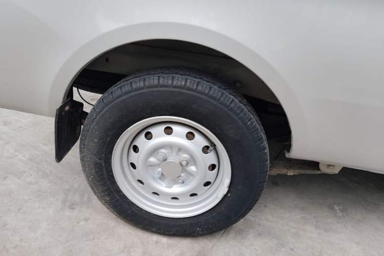 Used CHANGAN KUAYUE V3 2021 1.2L Standard Edition Van 2-Seater Model DK12C Right Rear Wheel Hub