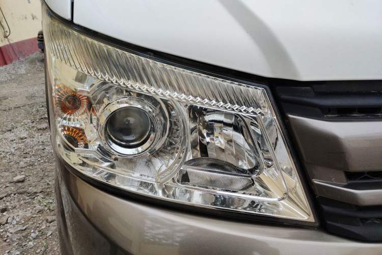 Used CHANGAN KUAYUE V5 2013 1.5L Comfort Version DAM15R Right Front Headlight