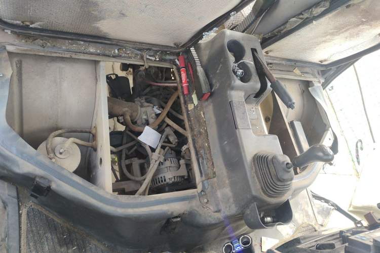 Used CHANGAN KUAYUE V5 2013 1.2L Standard Model DK12 Engine Bay
