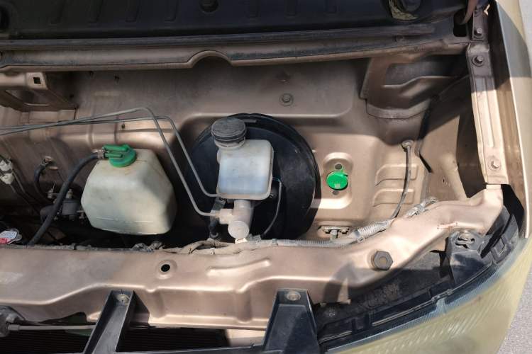 Used CHANGAN KUAYUE V5 2013 1.5L Standard Version DAM15R Engine Bay Left