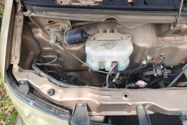 Used CHANGAN KUAYUE V5 2013 1.5L Standard Version DAM15R Engine Bay Right