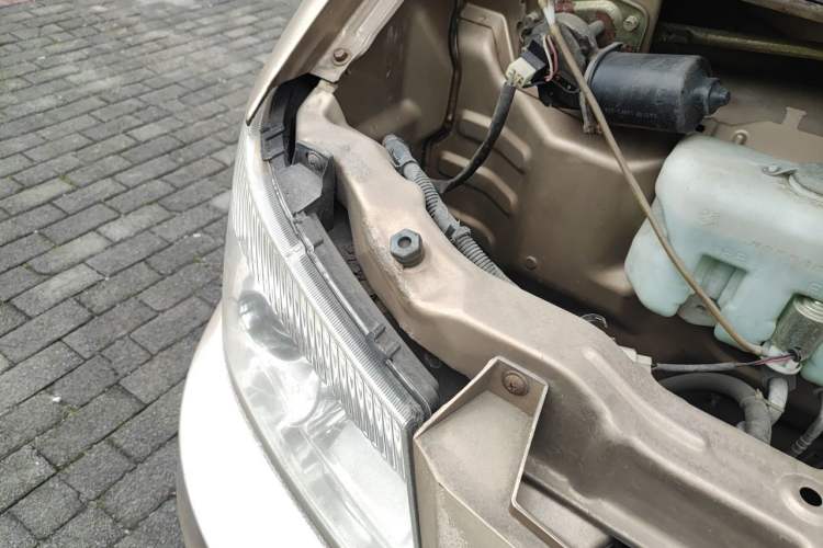 Used CHANGAN KUAYUE V5 2013 1.2L Standard Model DK12 Engine Bay Right