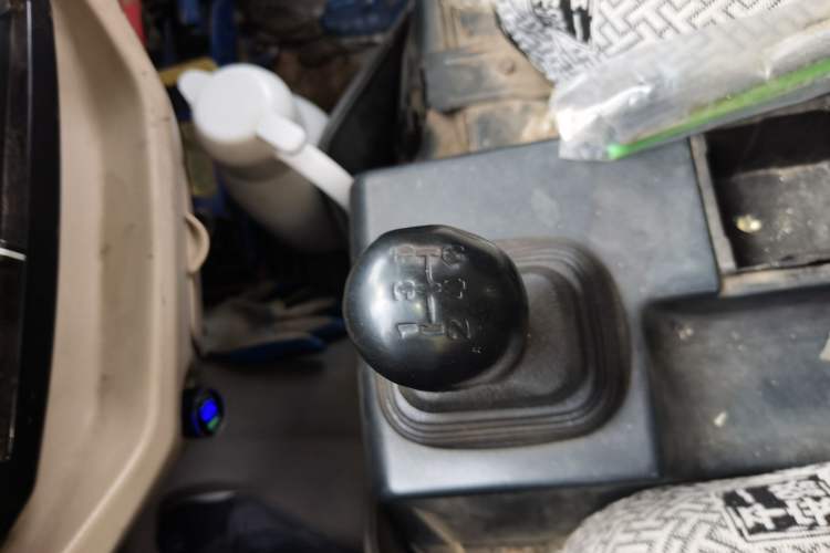 Used CHANGAN KUAYUE V5 2013 1.5L Standard Version DAM15R Gear Lever