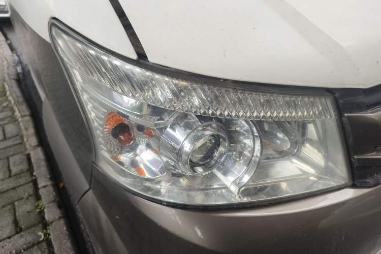 Used CHANGAN KUAYUE V5  Right Front Headlight
