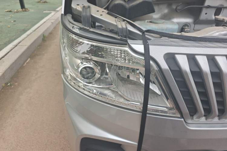 Used CHANGAN KUAYUE V5  Right Front Headlight