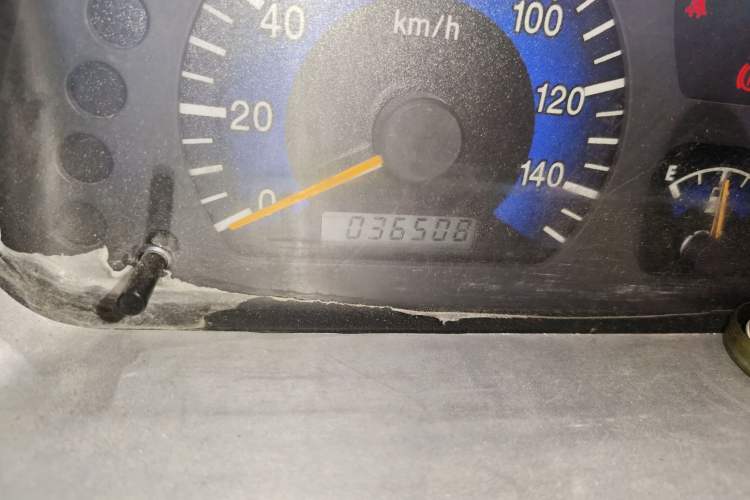 Used CHANGAN KUAYUE Xinbao MINI 2016 1.2L Double-Cab with 2550 Rear Dual Wheels DK12-10 Odometer Close Up