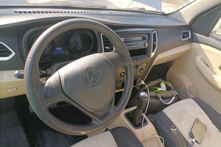 Used CHANGAN KUAYUE Xinbao T3 2018 1.5L Standard Single-Row Single-Rear-Wheel Extended Cargo Bed DK15C Interior 2
