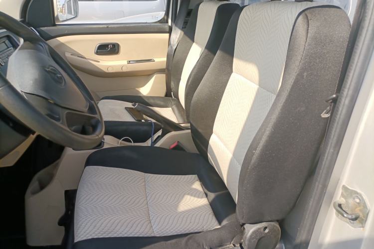Used CHANGAN KUAYUE Xinbao T3 2018 1.5L Standard Single-Row Single-Rear-Wheel Extended Cargo Bed DK15C Interior 4