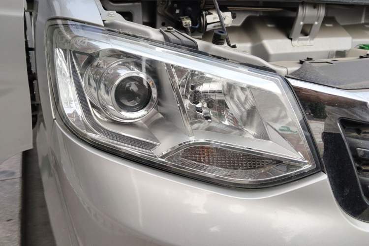 Used CHANGAN KUAYUE Xinbao T3 2018 1.2L Standard Single-Row Single Rear Wheel Extended Cargo Bed – LJ469Q-AEB Right Front Headlight