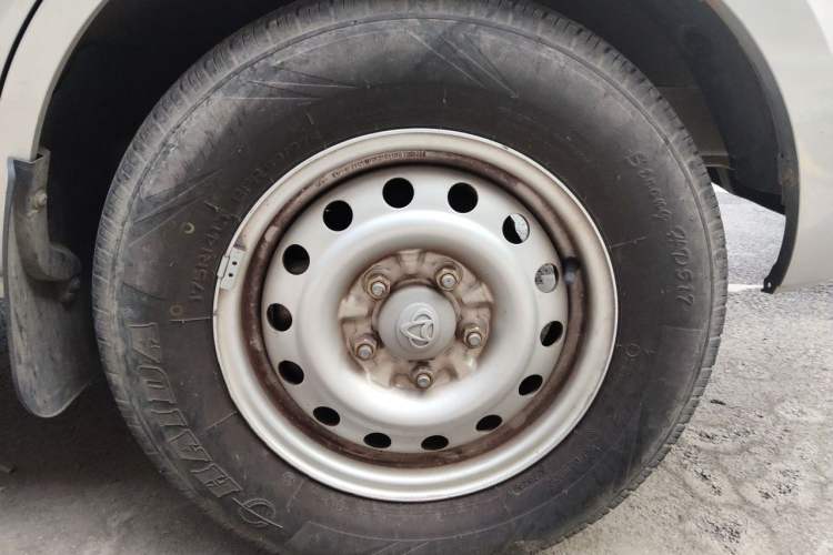 Used CHANGAN KUAYUE Xinbao T3 2018 1.2L Standard Single-Row Single Rear Wheel Extended Cargo Bed – LJ469Q-AEB Right Front Wheel Hub