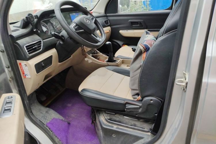 Used CHANGAN KUAYUE Xinbao T3 2022 1.6L Luxury Cargo Truck Double Cab with Single Rear Wheel 3250 mm Wheelbase 2.52-Meter Design DAM16KR Driver Seat
