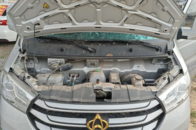 Used CHANGAN KUAYUE Xinbao T5 2022 1.6L Flagship Cargo Truck Single Cab Single Rear Wheel 3400 mm Wheelbase 3.3-Meter Length DAM16KR Engine Bay