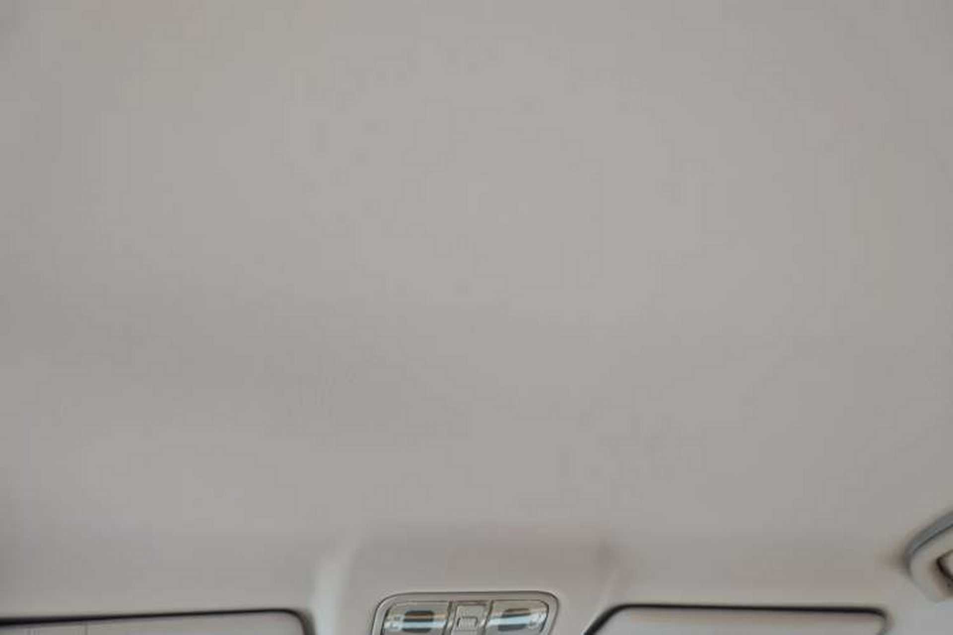 Used CHANGAN Lantop 2023 2.0T Automatic 4x4 Gasoline Flagship Standard Cab Headliner