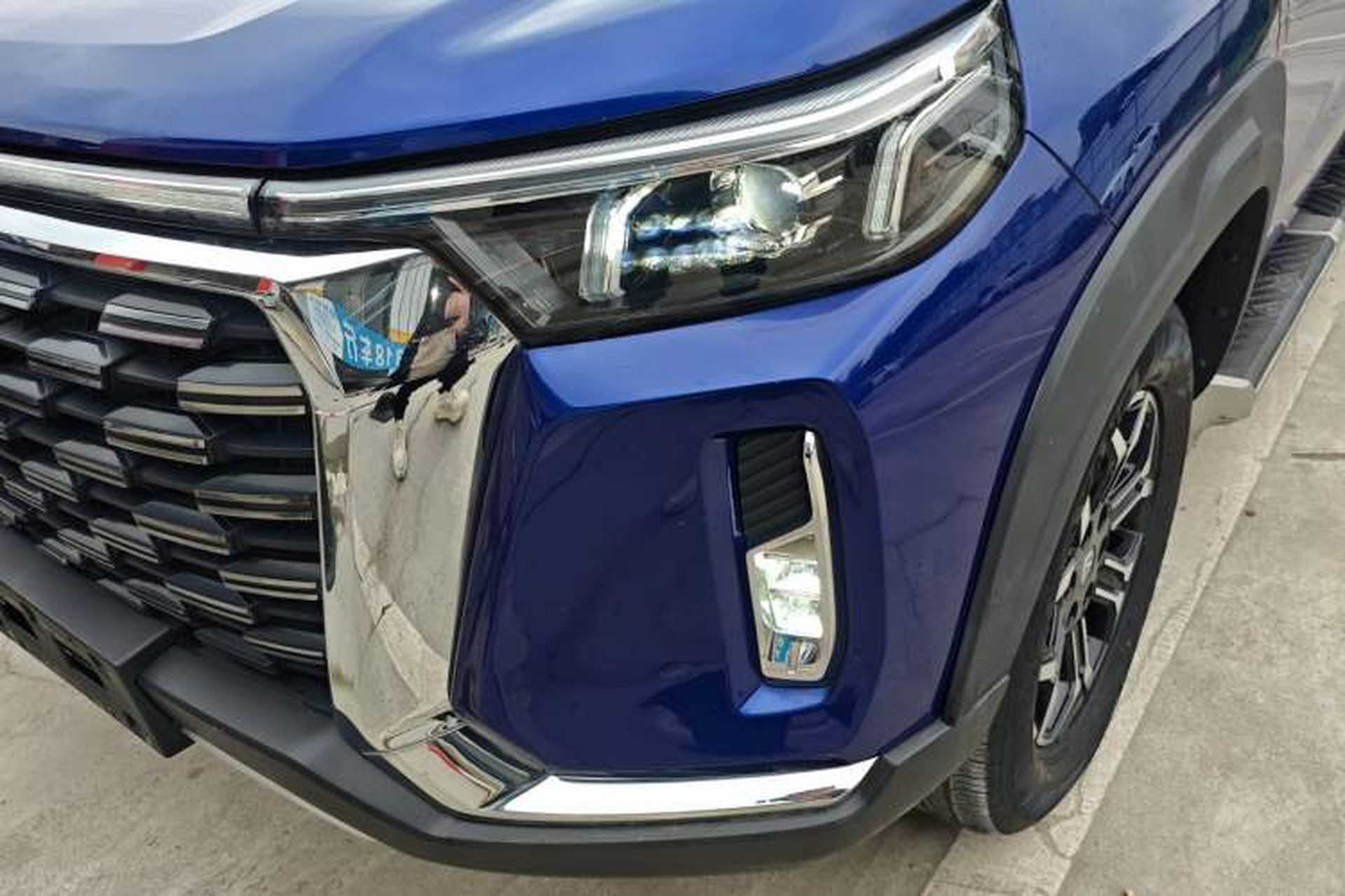 Used CHANGAN Lantop 2023 2.0T Automatic 4x4 Gasoline Flagship Standard Cab Left Front Headlight