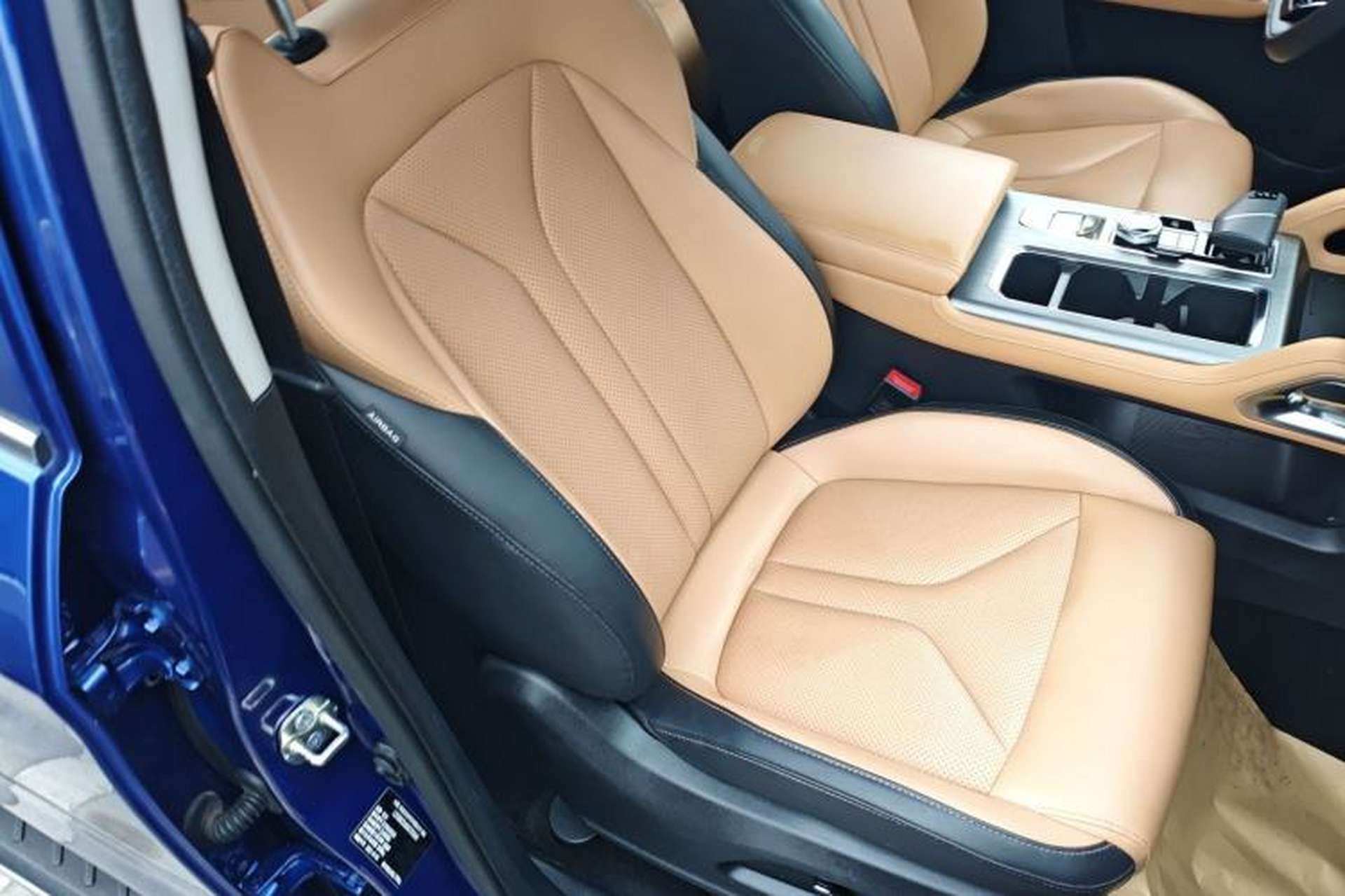 Used CHANGAN Lantop 2023 2.0T Automatic 4x4 Gasoline Flagship Standard Cab Right Front Seat