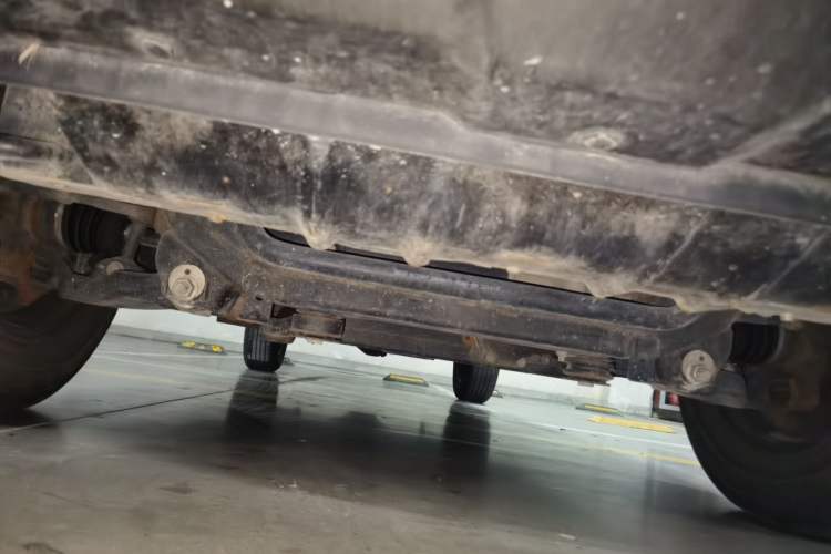 Used CHANGAN Lantop 2023 2.0T Manual 4x4 Diesel Elite Long-Box Version Chassis Front