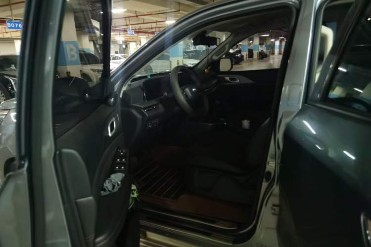 Used CHANGAN Lantop 2023 2.0T Manual 4x4 Diesel Elite Long-Box Version Driver Seat