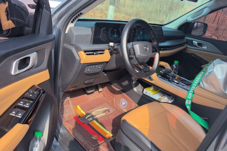 Used CHANGAN Lantop 2023 2.0T Automatic 4x4 Gasoline Flagship Standard Cab Driver Seat