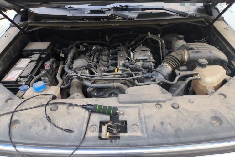 Used CHANGAN Lantop 2023 2.0T Automatic 4x4 Gasoline Flagship Standard Cab Engine Bay