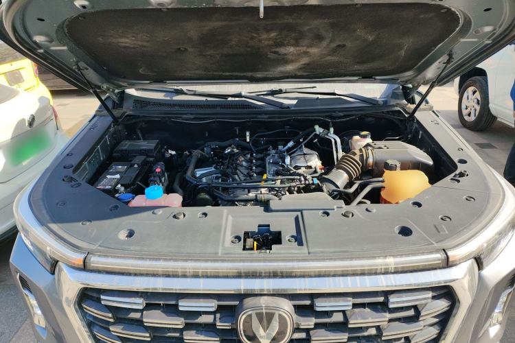 Used CHANGAN Lantop 2023 2.0T Automatic 4x4 Gasoline Flagship Standard Cab Engine Bay