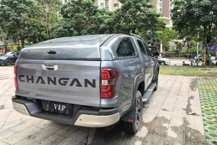 Used CHANGAN Lantop 2023 2.0T Automatic Two-Wheel Drive Gasoline Navigation Edition Standard Cab Exterior 6