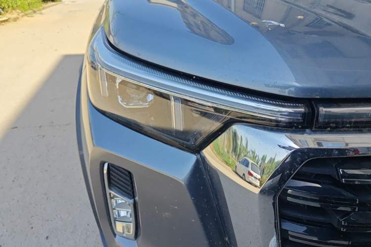 Used CHANGAN Lantop 2023 2.0T Automatic 4x4 Gasoline Flagship Standard Cab Exterior 6
