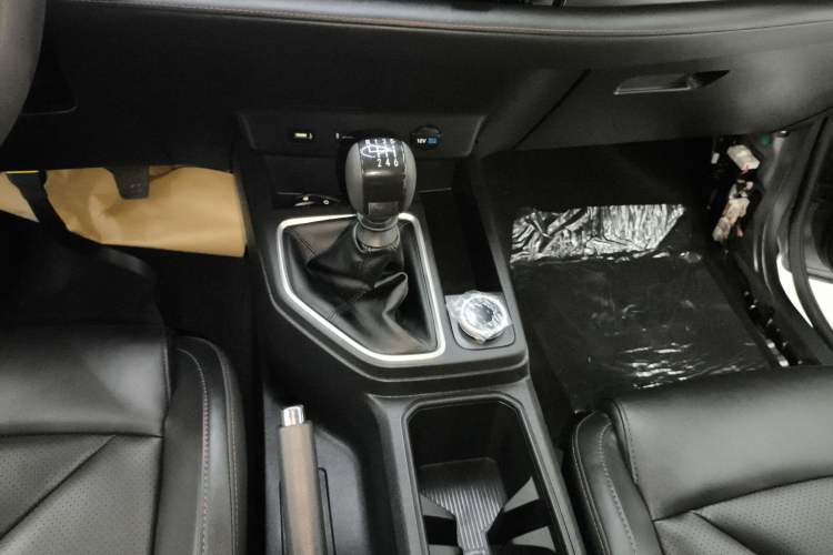 Used CHANGAN Lantop 2023 2.0T Manual 4x4 Diesel Elite Long-Box Version Gear Lever