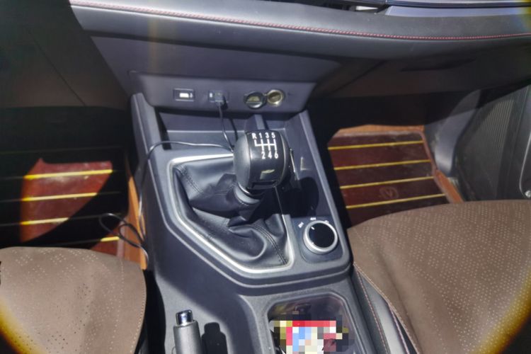 Used CHANGAN Lantop 2023 2.0T Manual 4x4 Diesel Elite Long-Box Version Gear Lever
