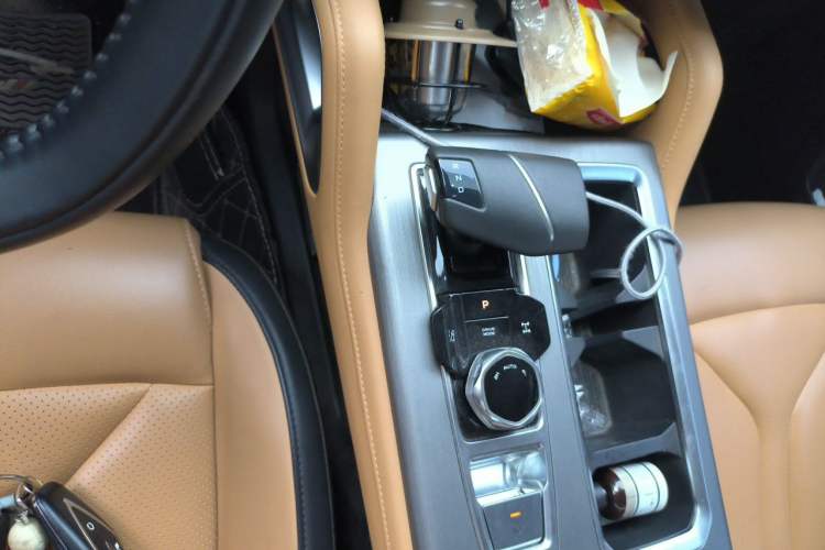 Used CHANGAN Lantop 2023 2.0T Automatic 4x4 Gasoline Flagship Standard Cab Gear Lever