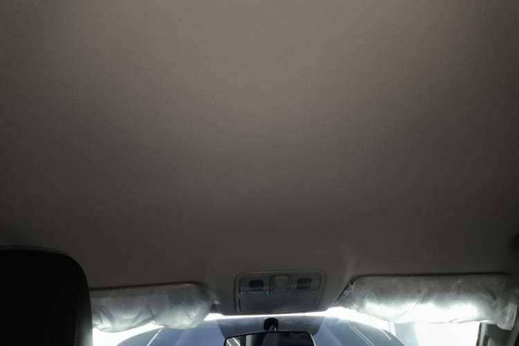 Used CHANGAN Lantop 2023 2.0T Manual 4x4 Diesel Elite Long-Box Version Headliner