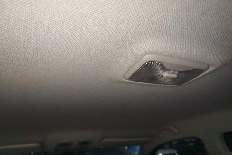 Used CHANGAN Lantop 2023 2.0T Manual 4x4 Diesel Elite Long-Box Version Headliner